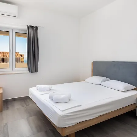 Morena * Makarska