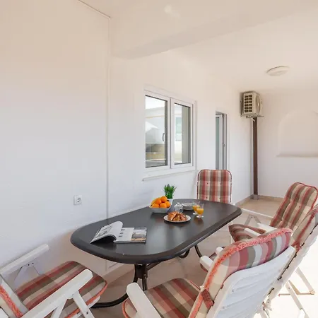 Morena Appartamento Makarska