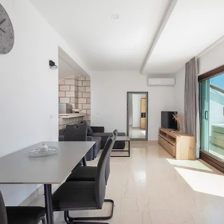 Morena Appartamento Makarska